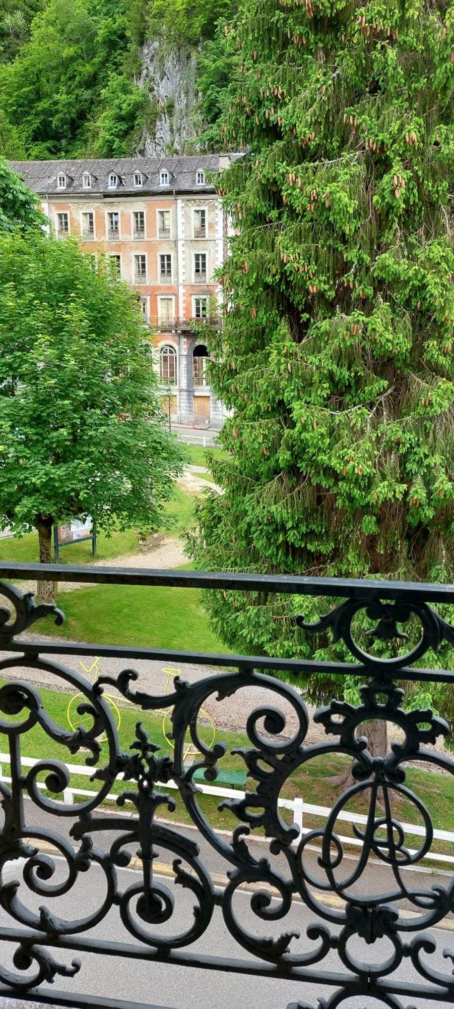 Vaste Appartement, Lumineux, 8 Couchages Eaux Bonnes Bagian luar foto